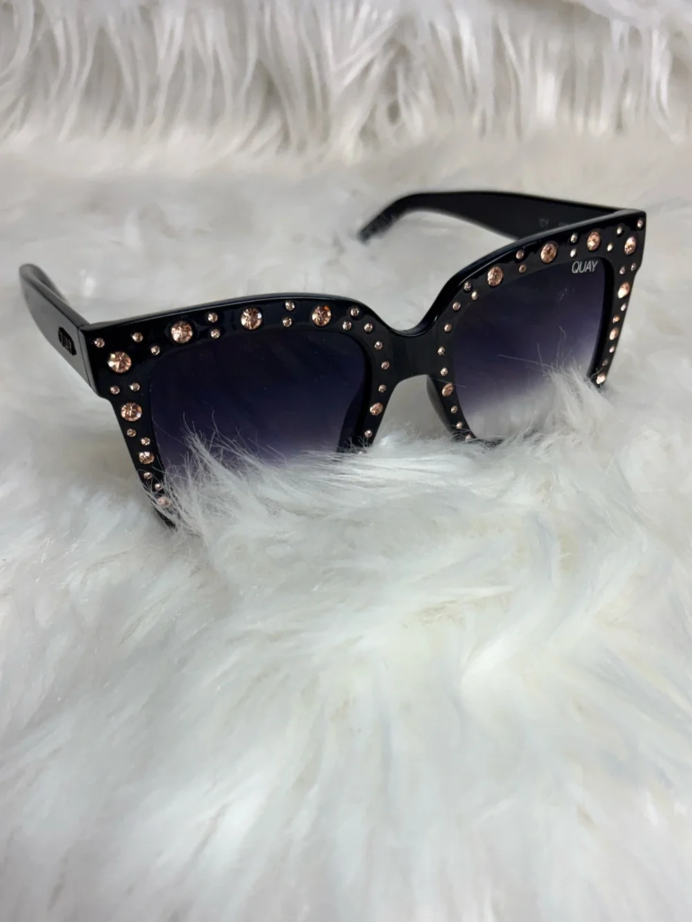 * | QUAY | Itd ed lizzo collab crystal studded square frames smoke fade lenses.